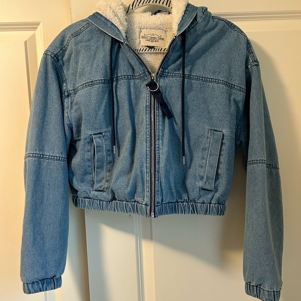 Cropped Jean jacket with sherpa lining. Cozy and cute!!
